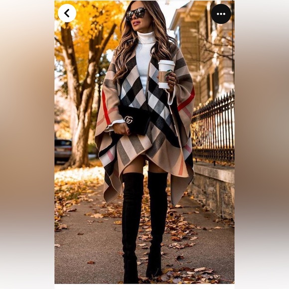 Burberry Reversible Merino Wool Poncho/Cape - Picture 6 of 13